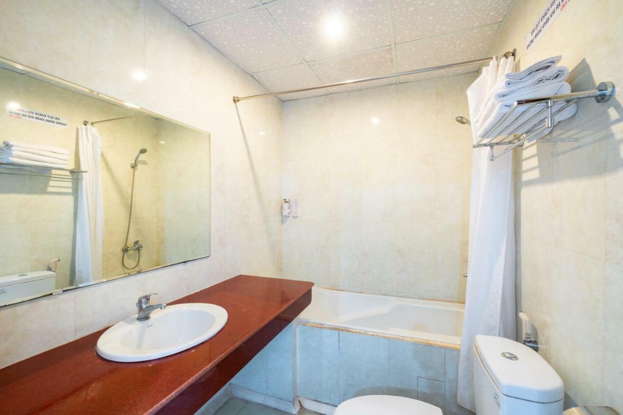 Oyo 375 Hoa Binh Hotel Da Nang Eksteriør bilde